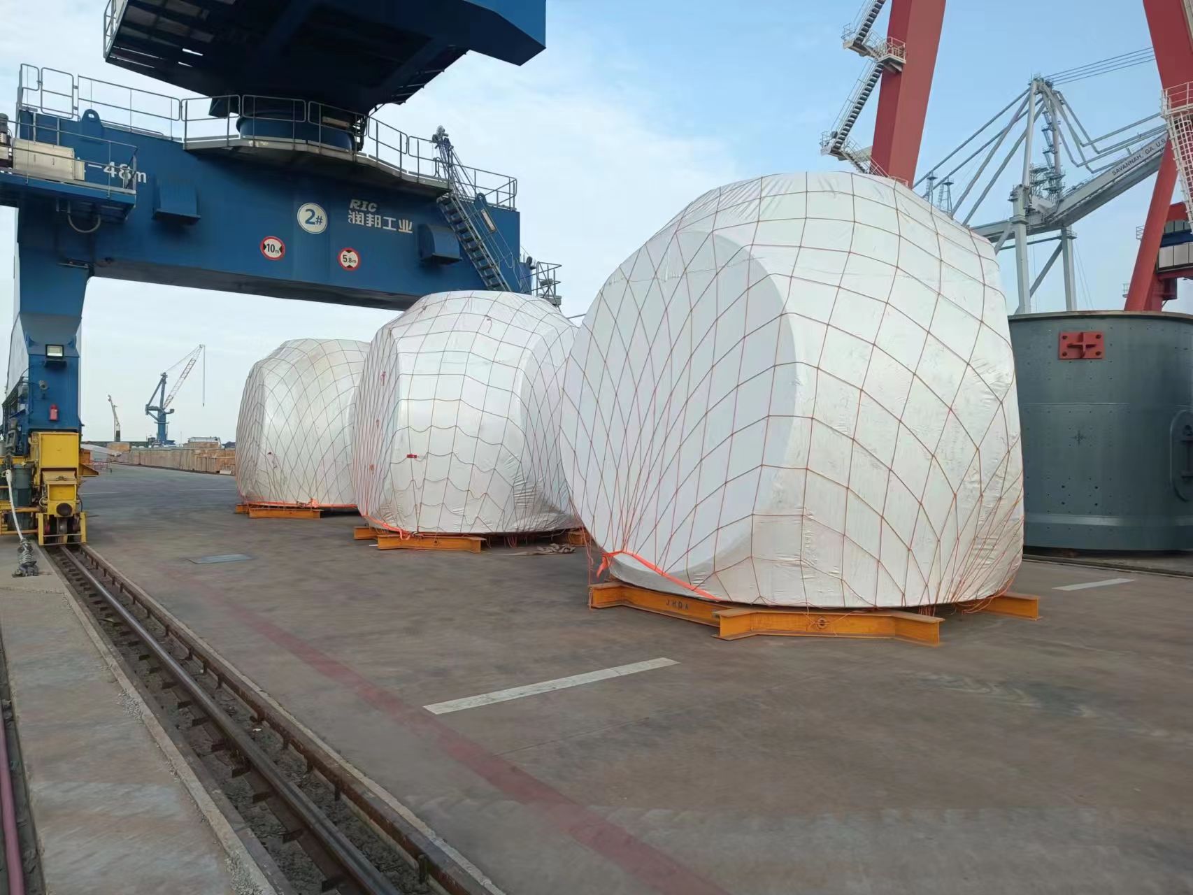 VCI Shrink Film for wind power heavy equipment 